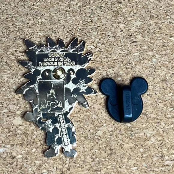 Tiki Drummer it's a small world Walt Disney World 50th Anniversary Disney Pin - Picture 3 of 3